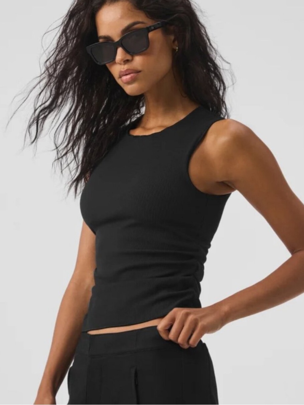 ALO Yoga En Pointe Tank - Black, Ribbed, Ruched Sides, Shelf Bra
